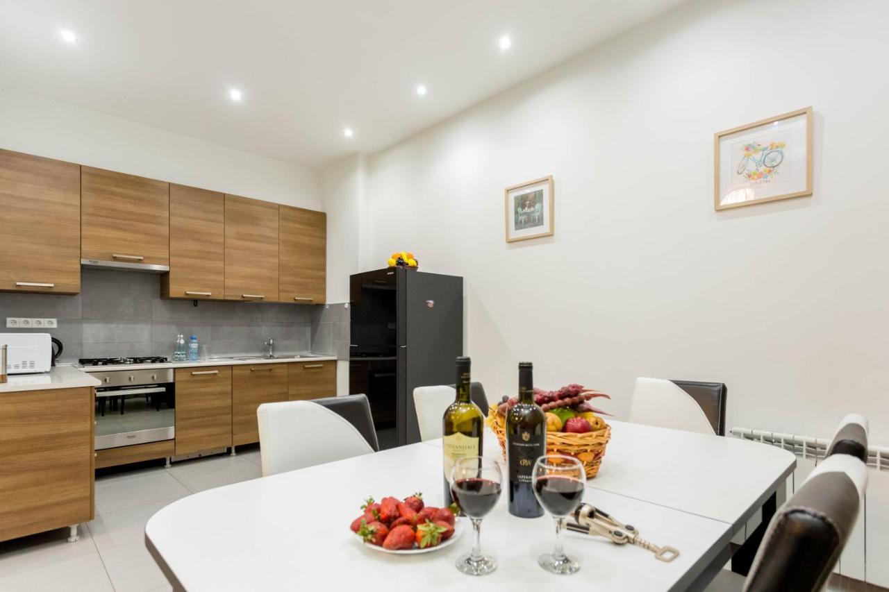 Apartment In The City Center Lll Tbilisi Exterior foto