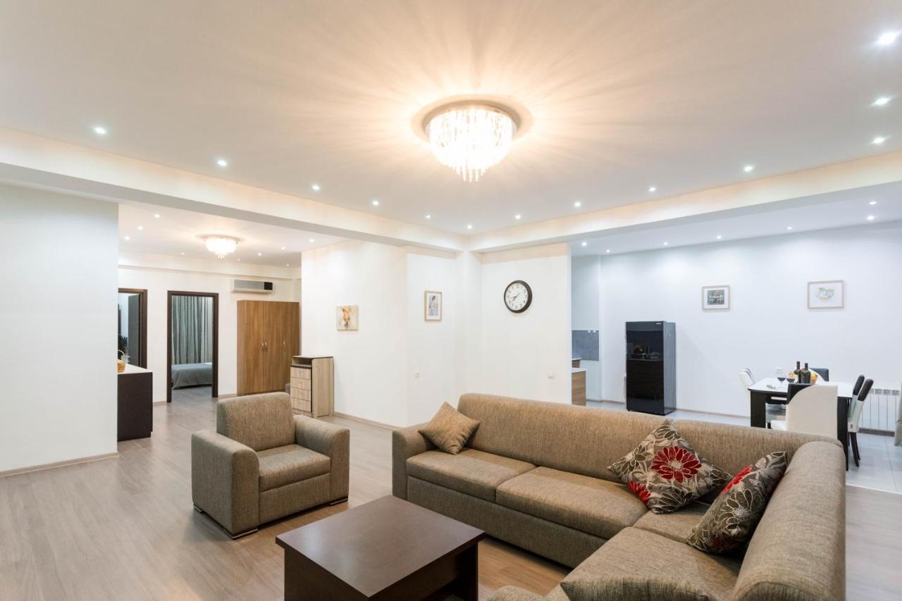 Apartment In The City Center Lll Tbilisi Exterior foto